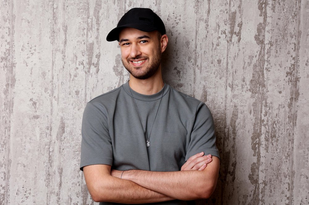 Bildunterschrift: Jeremy Zgrzebski ist Kandidat der Grünen im Wahlkreis Mittelems Bildquelle: DIE GRÜNEN Kontakt für die Presse: BÜNDNIS 90/DIE GRÜNEN Ortsverband Emsland Süd Jens Niemann